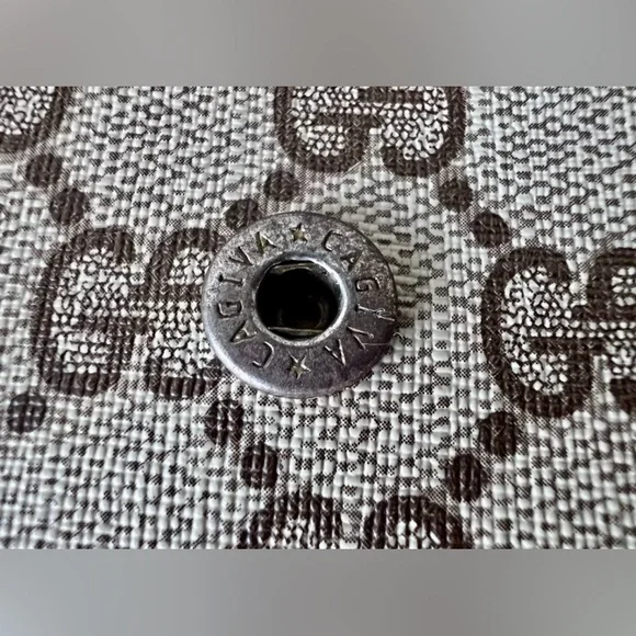 Ladies Gucci clutch/pouch bag sherryline. Vintage - Picture 9 of 12